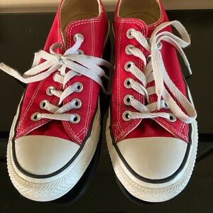 Chuck Taylors Converse All-Stars Sneakers